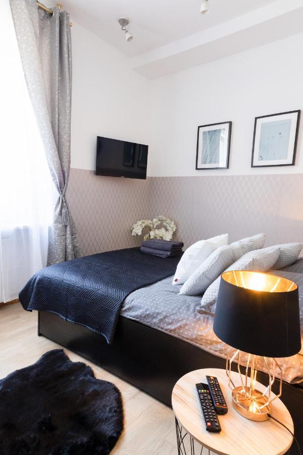 Clicktheflat Szkolna Palace Of Culture Apart Rooms Varsavia Esterno foto